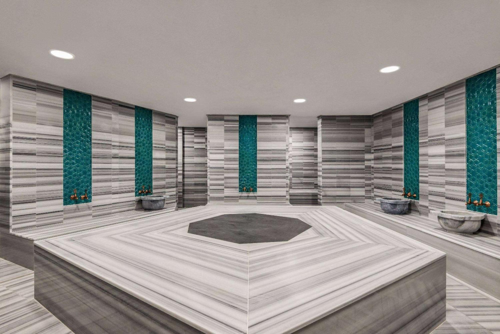 ホテル Ramada Plaza By Wyndham バトマン エクステリア 写真